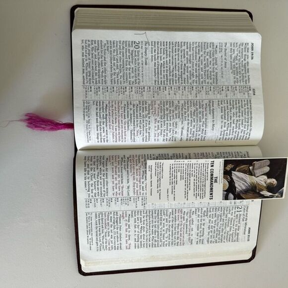 VTG Red Bonded Leather Holy Bible New International Version Pre-Owned - Picture 6 of 9